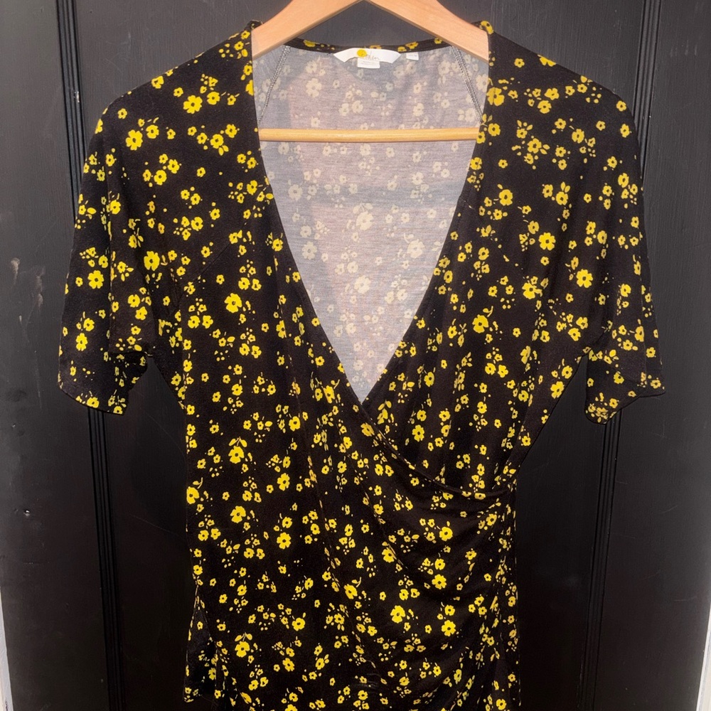 Boden Floral Wrap Shirt Navy with Yellow Daisies Size 14